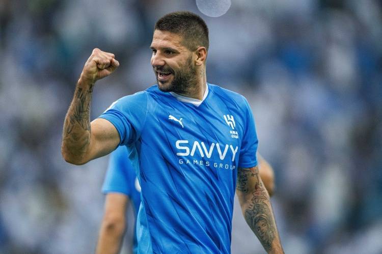 曼晚：霍伊伦打算离开曼联，后者有可能签下米特洛维奇作为替代者